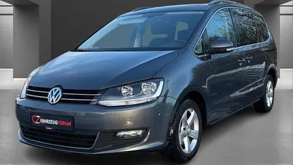 Grau Gebraucht 2018 VW Sharan Sound Van / Kleinbus | 24.700 € (Fairer Preis)