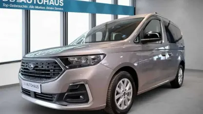 Gebraucht Ford Tourneo Connect Titanium 114 PS (83 kW) 2024 Silber Van / Kleinbus