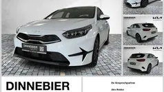 Weiß Neu 2025 Kia Ceed Limousine | 26.479 € (Fairer Preis)