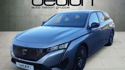 Gebraucht Peugeot 308 Allure 131 PS (96 kW) 2024 Metfa artense silber Kombi