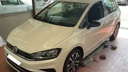 Gebraucht VW Golf Comfortline 150 PS (110 kW) 2020 Weiß Van / Kleinbus