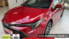 Rot Gebraucht 2021 Toyota Corolla Team Kombi | 20.890 € (Fairer Preis)