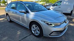 Reflexsilber metallic 6922 Gebraucht 2023 VW Golf VIII Life Kombi | 25.550 € (Fairer Preis)
