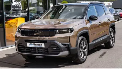 Neu Jeep Compass 145 PS (106 kW) 2026 Gruen SUV
