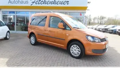 Usado VW Caddy Trendline 102 HP (75 kW) 2013 Monovolume