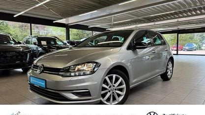 Używany VW Golf VII IQ Drive 116 KM (85 kW) 2019 Srebrny Sedan/Limuzyna