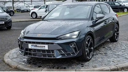 Grau Gebraucht 2025 Cupra Leon Limousine | 31.275 € (Fairer Preis)