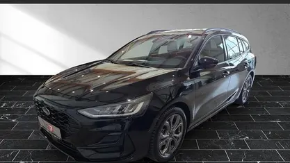 Schwarz (obsidianschwarz (schwarz)) Gebraucht 2023 Ford Focus ST-Line X Kombi | 25.400 € (Fairer Preis)