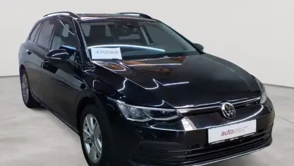 Gebraucht VW Golf VII Life 115 PS (84 kW) 2021 Deep black perleffekt Kleinwagen