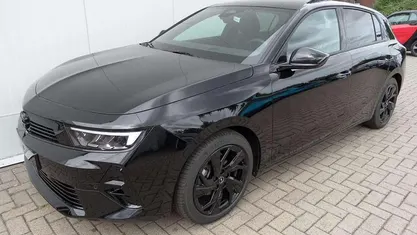 Karbonschwarz Gebraucht 2024 Opel Astra Limousine | 23.800 € (Fairer Preis)