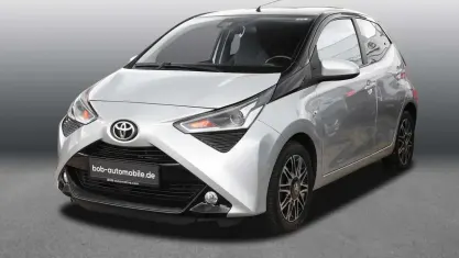 Gebraucht Toyota Aygo X-clusiv 72 PS (52 kW) 2019 Merlansilber mica metallic Kleinwagen