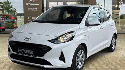 Gebraucht Hyundai i10 Select 63 PS (46 kW) 2025 Atlas white Kleinwagen