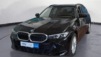 Gebraucht BMW 330e Sport Line 184 PS (135 kW) 2022 Schwarz Kombi
