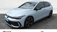 Crystal ice blue metallic Gebraucht 2024 VW Golf VIII GTI Limousine | 38.890 € (Superpreis)