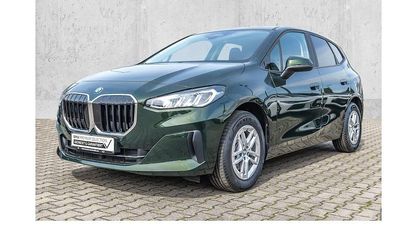 Käytetty BMW 220 Active Tourer 170 HP (125 kW) 2023 Vihreä Tila-auto