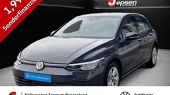 Gebraucht 2024 VW Golf VIII Life Limousine | 22.170 € (Fairer Preis)
