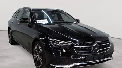 Gebraucht Mercedes E400 Avantgarde 330 PS (242 kW) 2022 Schwarz Kombi