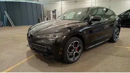 Schwarz Gebraucht 2024 Alfa Romeo Stelvio Veloce SUV | 39.985 € (Fairer Preis)