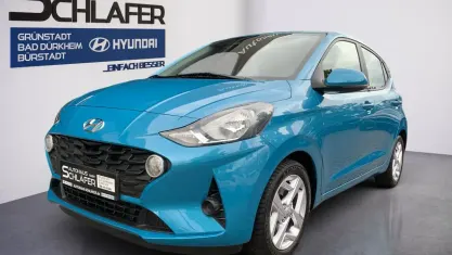 Gebraucht Hyundai i10 Trend 67 PS (49 kW) 2020 Aqua turquoise / met Kleinwagen