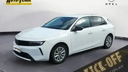 Weiß Gebraucht 2023 Opel Astra Enjoy Limousine | 17.250 € (Guter Preis)