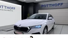 Weiss Gebraucht 2023 Skoda Octavia Style Kombi | 23.777 € (Guter Preis)