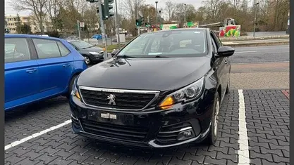 Gebraucht Peugeot 308 SW Active 132 PS (97 kW) 2021 Schwarz (schwarz perla nera) Kombi