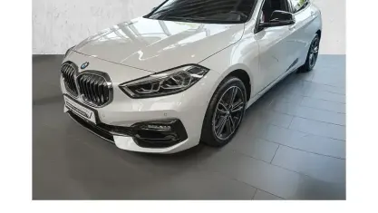 Gebraucht BMW 120 Sport Line 178 PS (130 kW) 2023 Weiß Kleinwagen