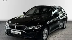 Schwarz Gebraucht 2020 BMW 320 Advantage Kombi | 25.980 € (Fairer Preis)