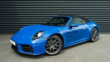 Gebraucht Porsche 911 Carrera Cabriolet 394 PS (289 kW) 2026 Luganoblau Cabrio
