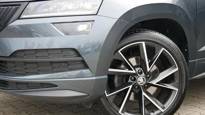 Begagnad Skoda Karoq SportLine 190 HK (139 kW) 2021 Grå SUV