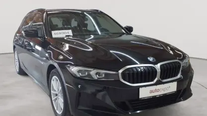 Gebraucht BMW 320e Sport Line 163 PS (119 kW) 2022 Schwarz uni Kombi