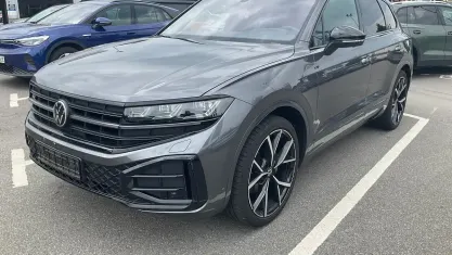 Gebraucht VW Touareg R-line 286 PS (210 kW) 2024 Siliziumgrau metallic SUV