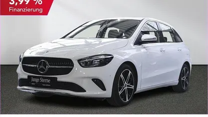 Gebraucht Mercedes B200 Progressive 163 PS (119 kW) 2025 Weiß Van / Kleinbus