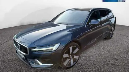 Gebraucht Volvo V60 Plus 398 PS (292 kW) 2024 Blau / denim blue Kombi