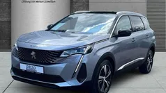 Grau Gebraucht 2023 Peugeot 5008 GT Van / Kleinbus | 26.850 € (Guter Preis)