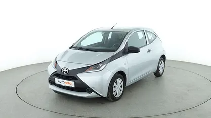 Grau Gebraucht 2016 Toyota Aygo Kleinwagen | 7.250 € (Fairer Preis)