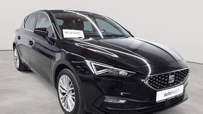 Midnight schwarz metallic Gebraucht 2022 Seat Leon XCELLENCE Limousine | 21.890 € (Fairer Preis)