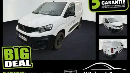 Weiss icy Gebraucht 2023 Peugeot Partner Premium Van / Kleinbus | 12.490 € (Superpreis)