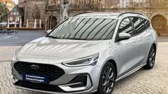 Silber Gebraucht 2024 Ford Focus ST-Line Limousine | 26.450 € (Fairer Preis)