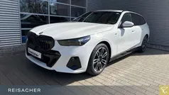 Alpinweiss Gebraucht 2024 BMW 520 Comfort Edition Kombi | 53.699 € (Guter Preis)