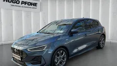 Chrome blue metallic Gebraucht 2024 Ford Focus ST-Line X Limousine | 25.750 € (Fairer Preis)