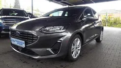 Grau (magneticgrau (metallic)) Gebraucht 2023 Ford Fiesta Titanium Kleinwagen | 19.890 € (Fairer Preis)