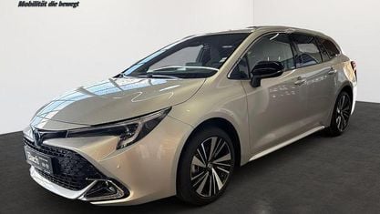 Nowe Toyota Corolla 178 KM (130 kW) 2025 Srebrny Sedan/Limuzyna
