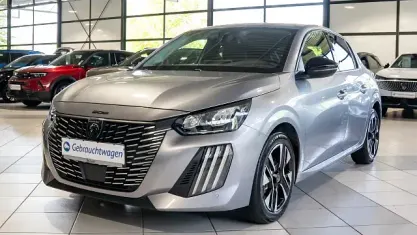 Usata Peugeot 208 Allure 101 CV (74 kW) 2025 Grigio Utilitaria