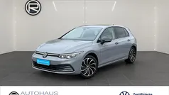 Grau Gebraucht 2023 VW Golf VIII Move Limousine | 26.980 € (Fairer Preis)