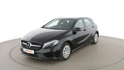 Gebraucht Mercedes A180 122 PS (89 kW) 2016 Schwarz Kleinwagen