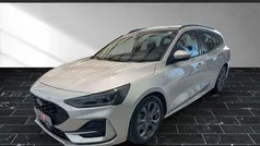 Polarsilber (silber) Gebraucht 2023 Ford Focus ST-Line Kombi | 25.900 € (Fairer Preis)