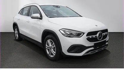 Gebraucht Mercedes GLA250 Style 218 PS (160 kW) 2023 Unilack polarweiß SUV