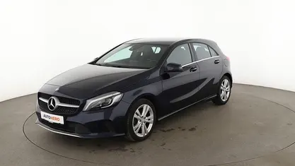 Blau Gebraucht 2016 Mercedes A180 Urban Limousine | 14.860 € (Fairer Preis)