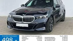 Carbonschwarz met. Gebraucht 2024 BMW 520 M Sport Kombi | 48.690 € (Superpreis)